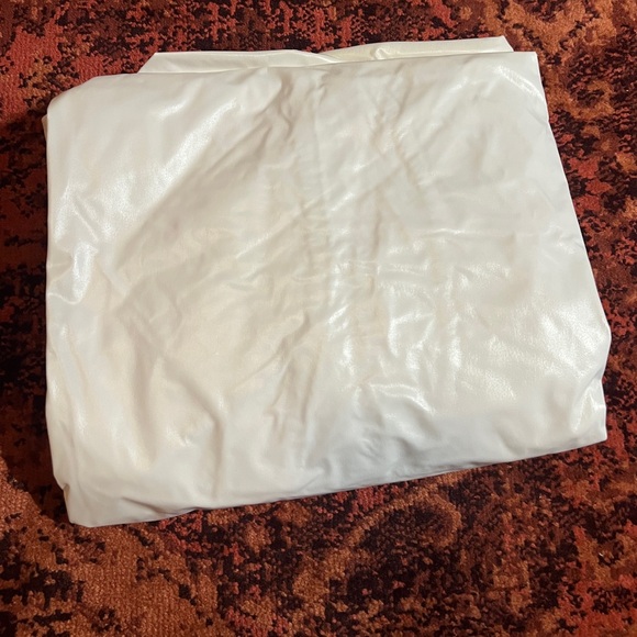 5 NRG Reusable Protective Massage Table Cover - Picture 2 of 3